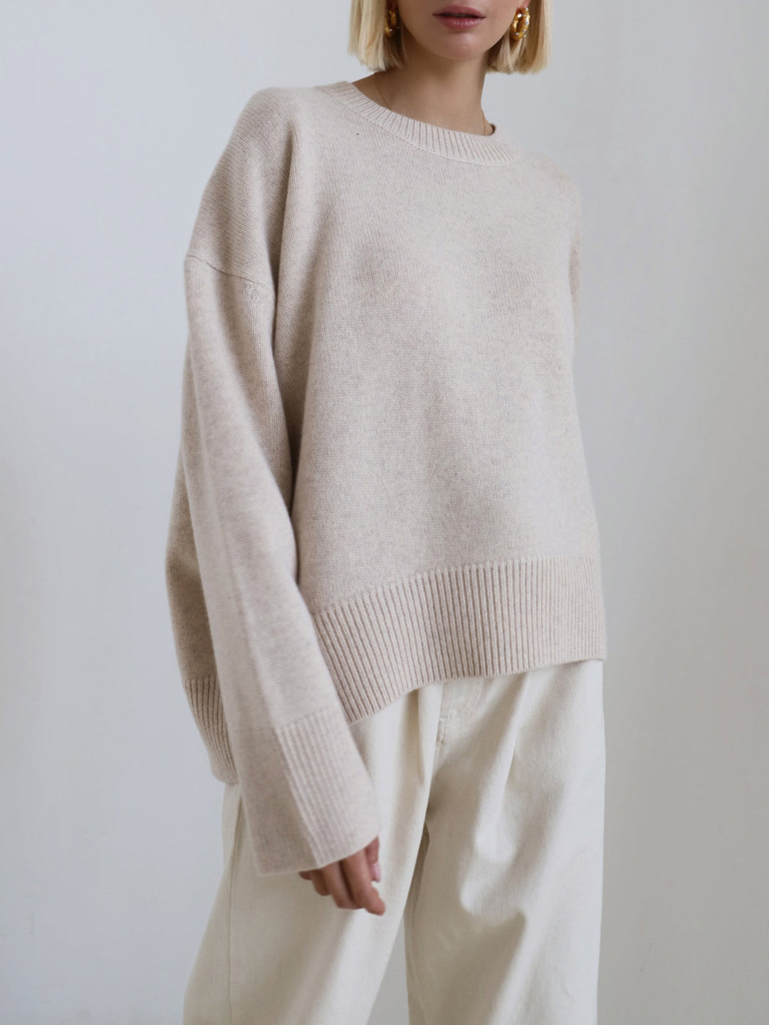 Schwarzer Damen Oversize Strickpullover, kuschelig & modern, perfekt für den Winter.