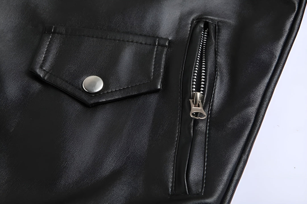Robuste Herren Winterjacke "Austin" in Schwarz, eine warme Bikerjacke mit Gürtel, ideal als Übergangsjacke.