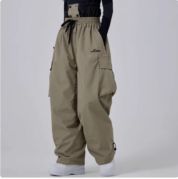 Unisex Baggy Skihose im Cargo-Stil, wasserdicht & winddicht, robuste Outdoorhose für den Wintersport.