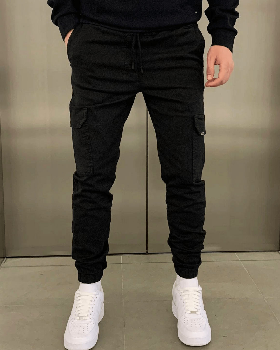 Elastischer Bund der Herren Cargo-Jogger mit Kordelzug für individuelle Passform & hohen Tragekomfort.