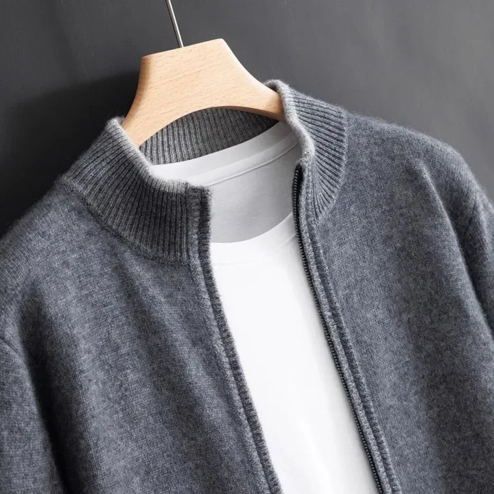 Herren Cashmere Zip Jacke in elegantem Stil, aus weichem Cashmere, mit praktischem Reißverschluss, ideal für Herbst.