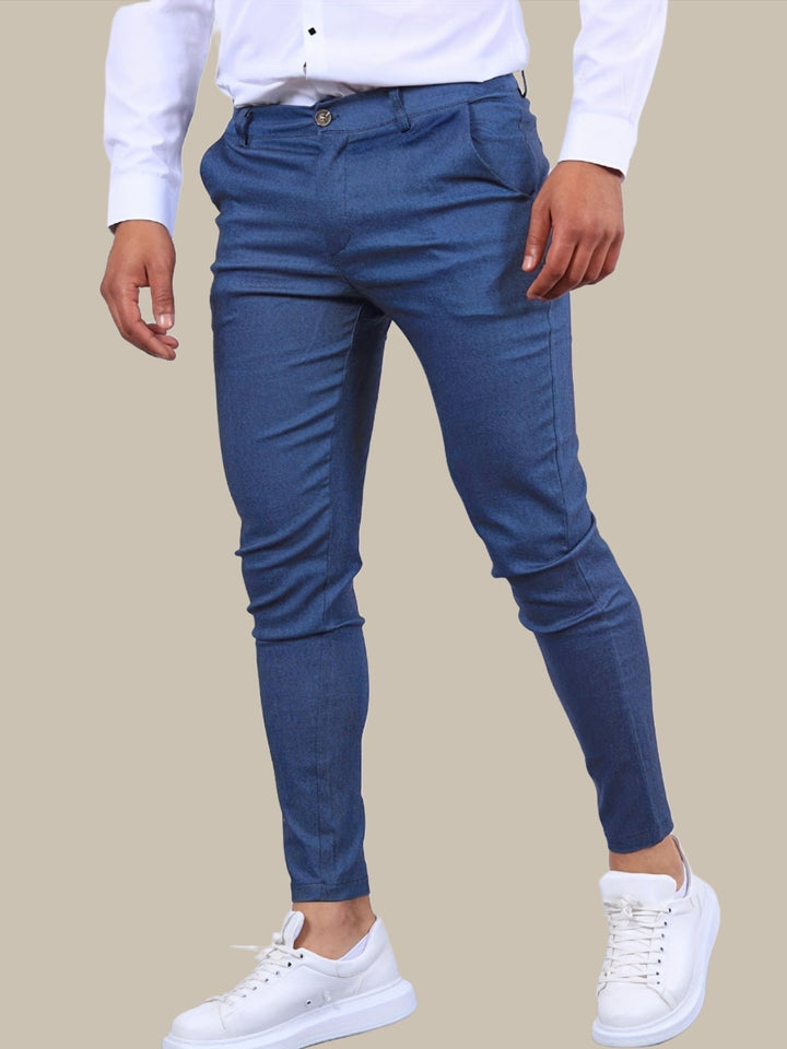 Trendige Herren Chinohose Slim Fit Tapered Leg, ein Must-have für moderne Herbst-Looks.