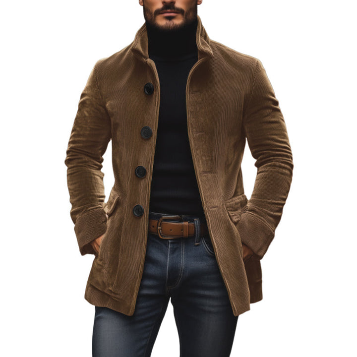 Kurzer Herren Cordmantel mit Stehkragen. Elegante Herbstjacke im Slimfit-Design, perfekt als Übergangsjacke.