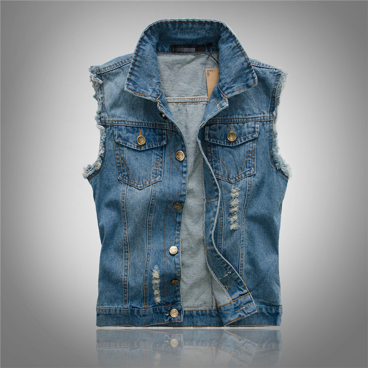 "Herren Denim Weste im Vintage Look mit silbernen Knöpfen, modisch und bequem für vielseitige Kombinationen."
