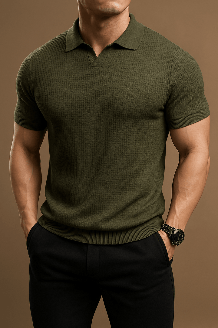Stilvolles Herren Poloshirt aus Feinstrick. Moderner, bequemer Schnitt für einen smarten Look. Für jeden Anlass geeignet.