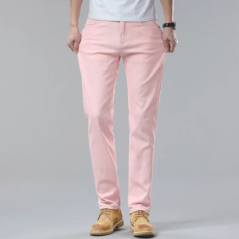 Herren Farbige Jeans mit geradem Bein. Modische Freizeitjeans für stylische Herren.