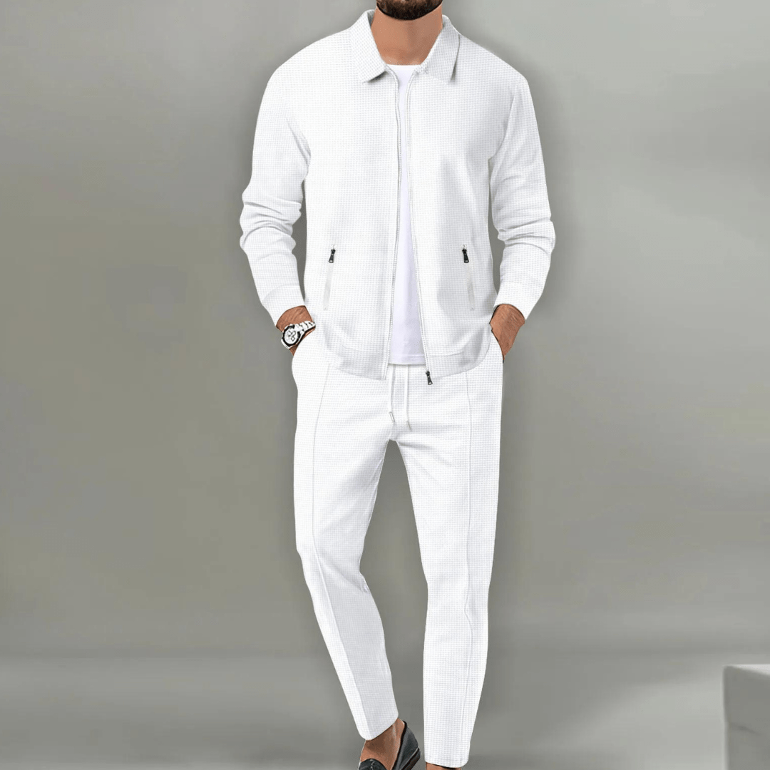 Lässiges Herren Herbst-Set (Langarmshirt & Hose) als stilvolle Freizeitkleidung für Männer-Outfits.