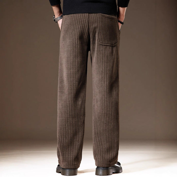 Bequeme Winterhose für Herren, gerader Schnitt. Robuste Freizeithose in Braun, Grau oder Schwarz.