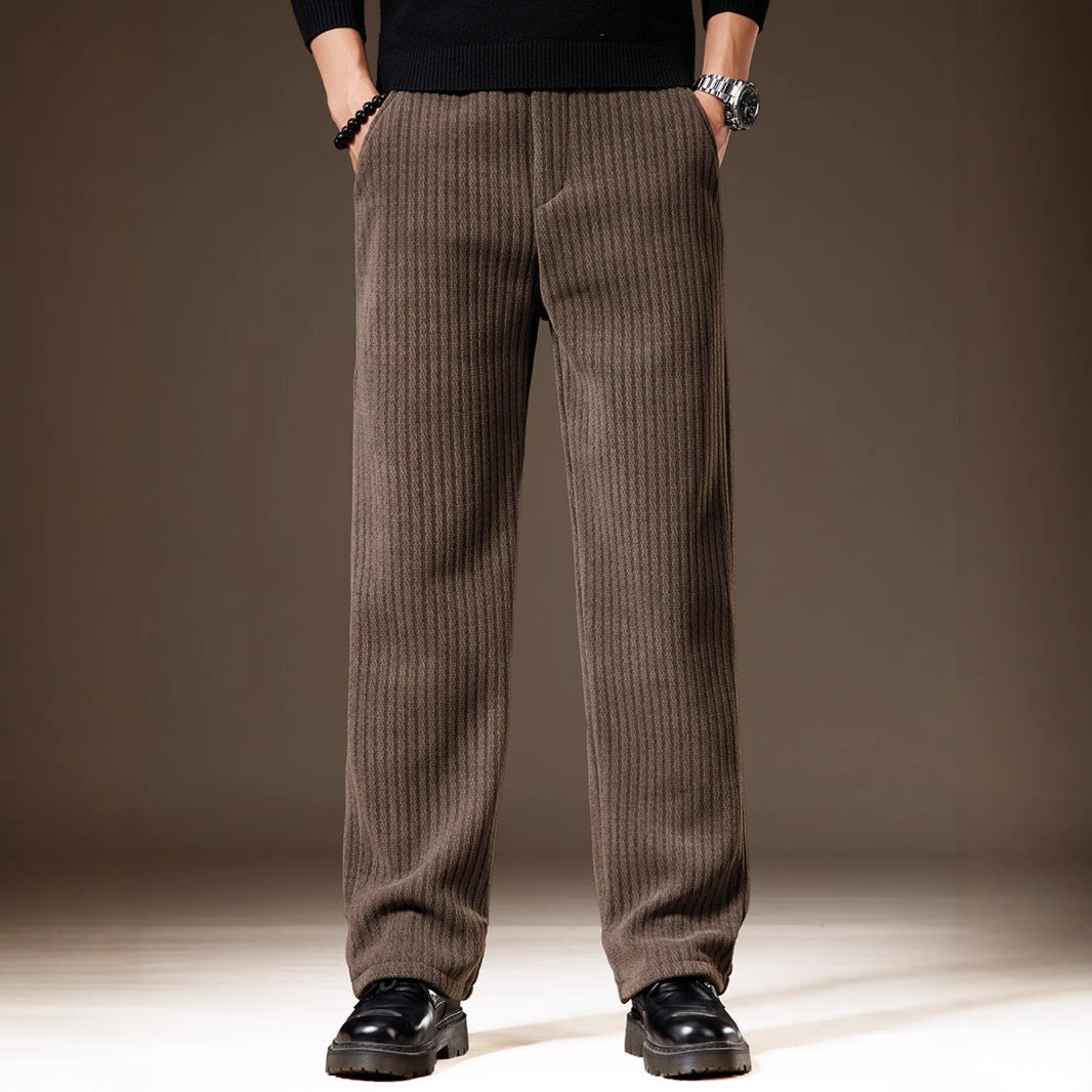 Vielseitige Herren Freizeithose, gerader Schnitt & praktische Seitentaschen. Komfort für jeden Tag.