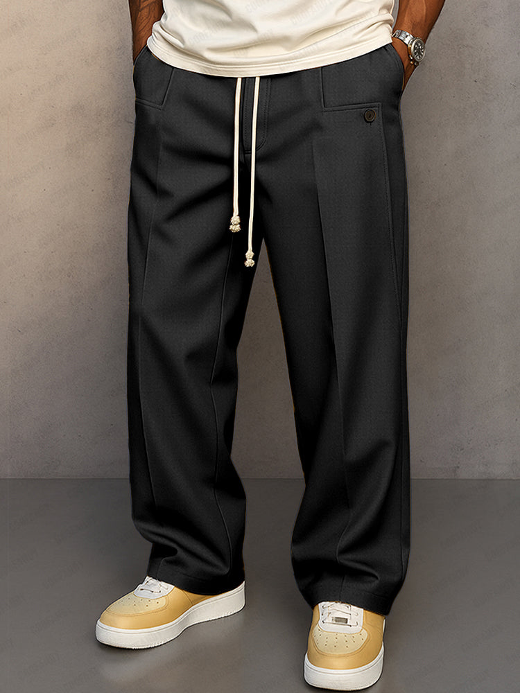 Vielseitige Herrenhose mit Kordelzugbund, Bügelfalte. Perfekt für einen stilvollen, bequemen Look in der Freizeit.