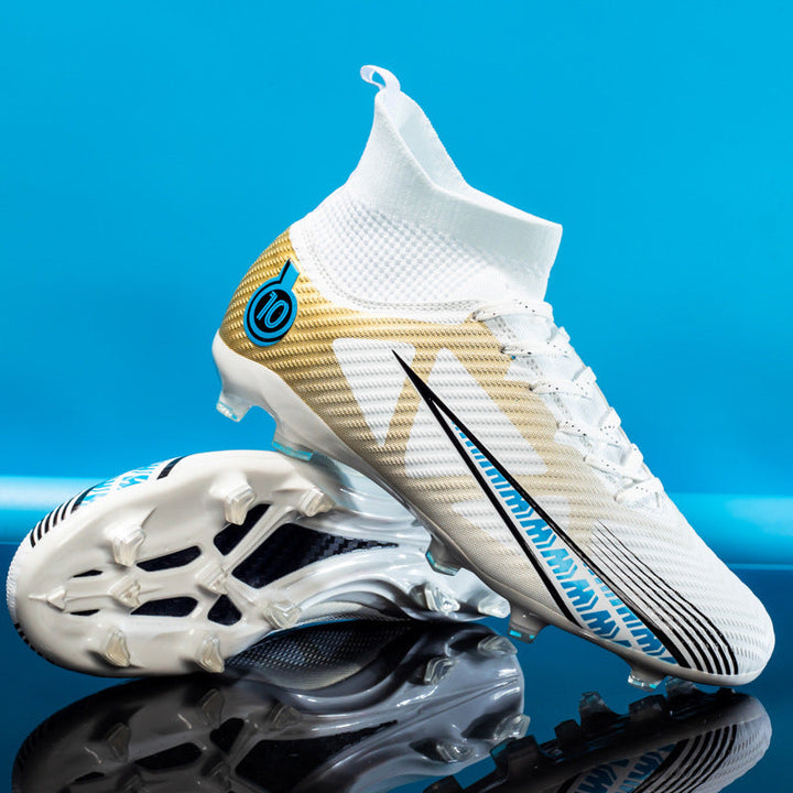 Robuste Herren Fußballschuhe mit Knöchelunterstützung für sicheren Halt und Griffigkeit auf jedem Spielfeld.
