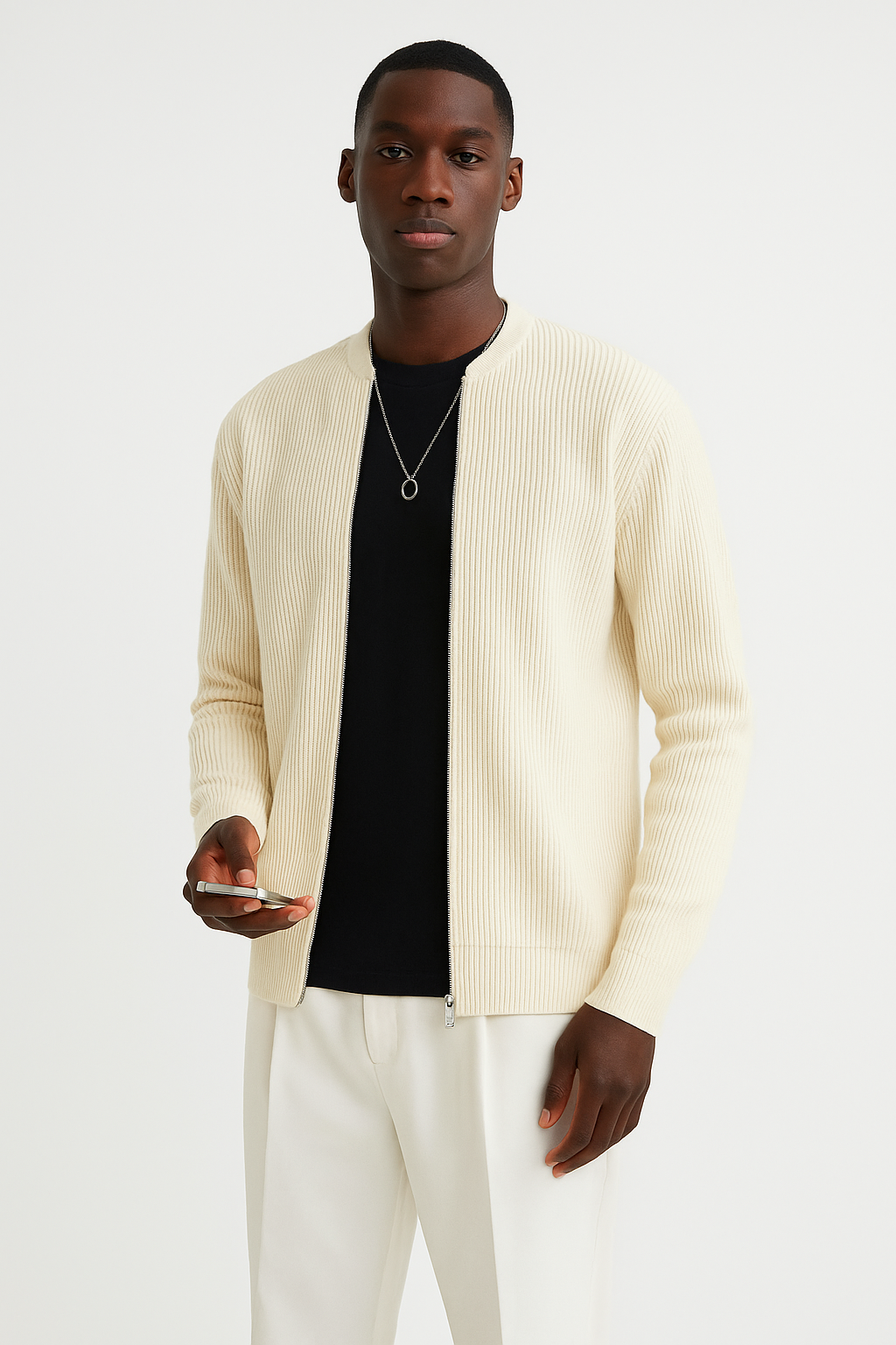 Vielseitiger Herren Strickpullover mit Reißverschluss. Ideal für Freizeit oder elegante Frühlings-Looks.