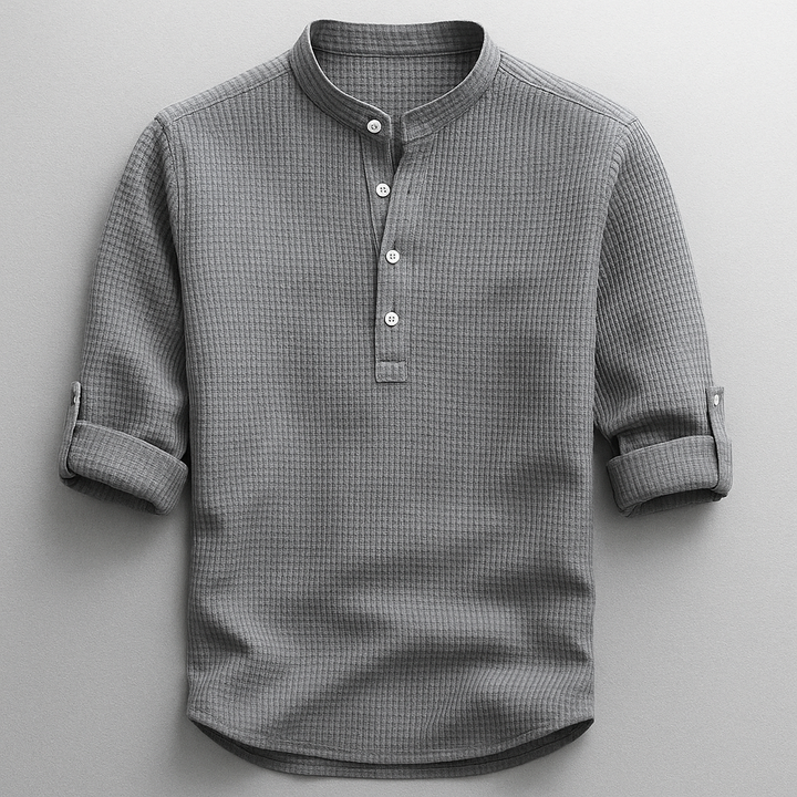 Modisches Herren Henley Shirt mit verstellbaren Ärmeln, ideal für lässige Männer-Freizeitkleidung.