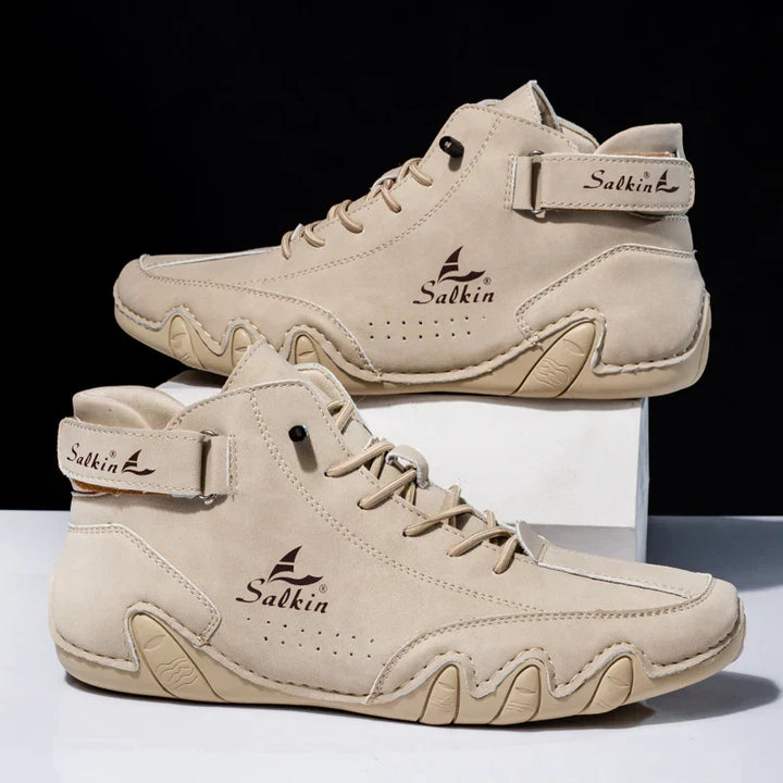 Herren High-Top-Schuhe mit wellenförmigem Profil für optimalen Grip. Exquisite Ziernähte & Top-Komfort.