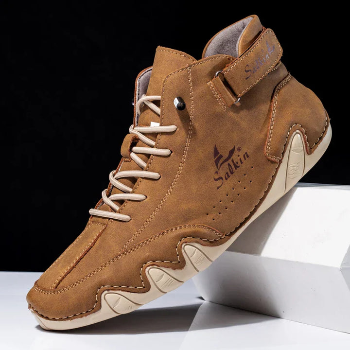 Komfortable Herren High-Top-Sneaker. Ideal für lange Tage, mit flexibler Wellensohle & schicken Ziernähten.