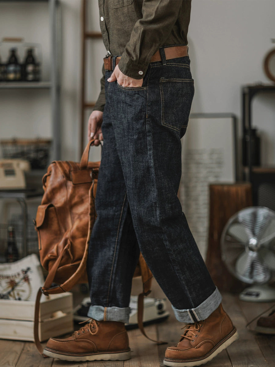 Herren Indigo Jeans, gerader Schnitt, zeitloser Stil, vielseitig kombinierbar für jeden Anlass.
