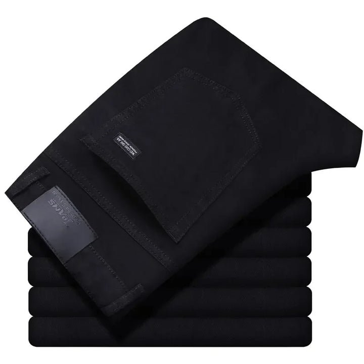 Herren-Jeans mit geradem Bein, mittlere Bundhöhe, ideal für stilvolle Alltags- und Business Casual Looks.