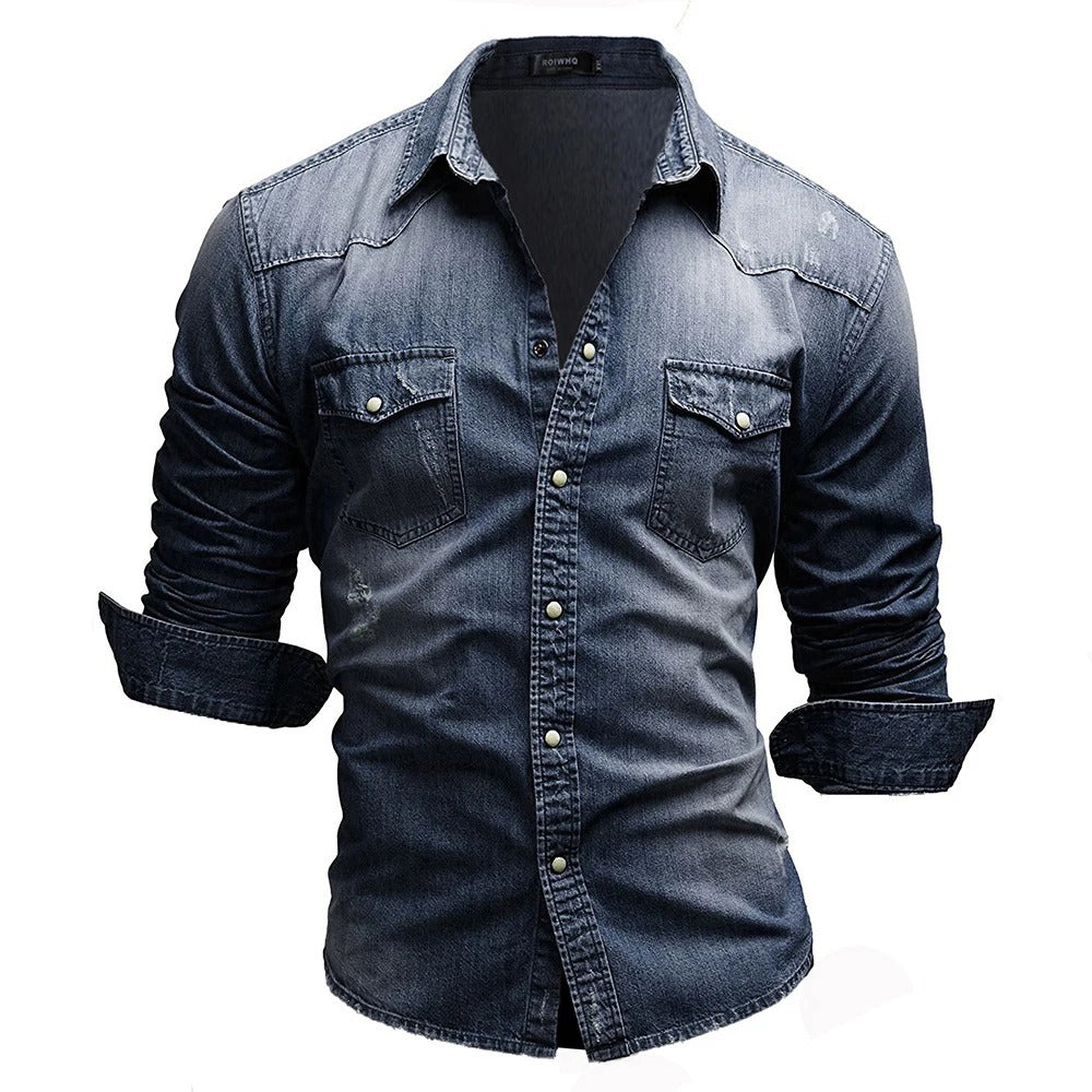 Vielseitiges Denim-Herrenhemd in Pastell Blau, mit Knopfleiste und Kentkragen, ideal für den Lagenlook.