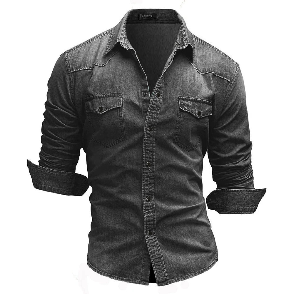 Elegantes Jeanshemd für Herren in Hell Grau, mit klassischem Kentkragen, als stilvolles Freizeithemd.