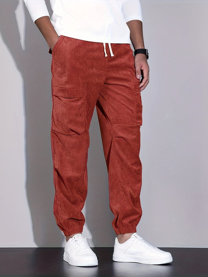 Eleganter Herren Jogger, modernes Design für den stilbewussten Mann, ideal für Freizeit und Alltag.