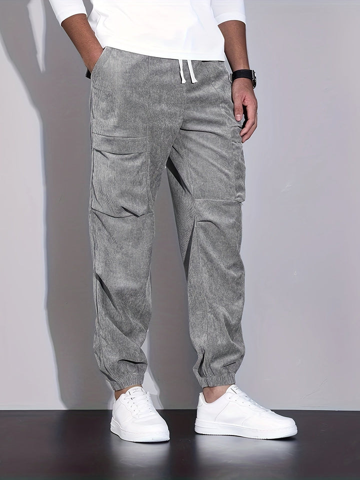 Herren Jogger mit elastischem Bund und Bündchen, sorgt für perfekten Sitz und modernen Casual Style.