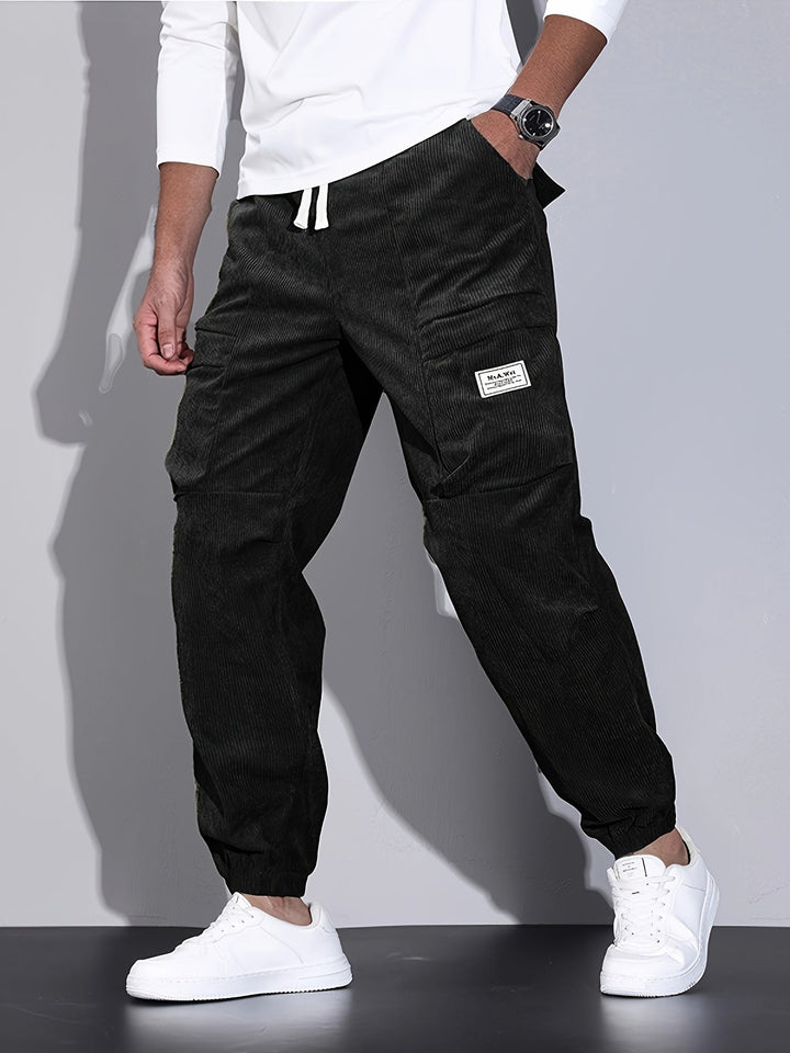 Warmer Herren Jogger "winter25", bequemer Schnitt und sportlicher Style für kalte Tage. Modische Männerhose.