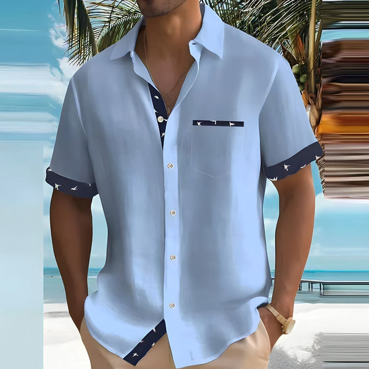 Farbiges Herren Kurzarmhemd, Smart-Casual Style. Perfektes Basic für sommerliche Freizeitlooks & legere Anlässe.