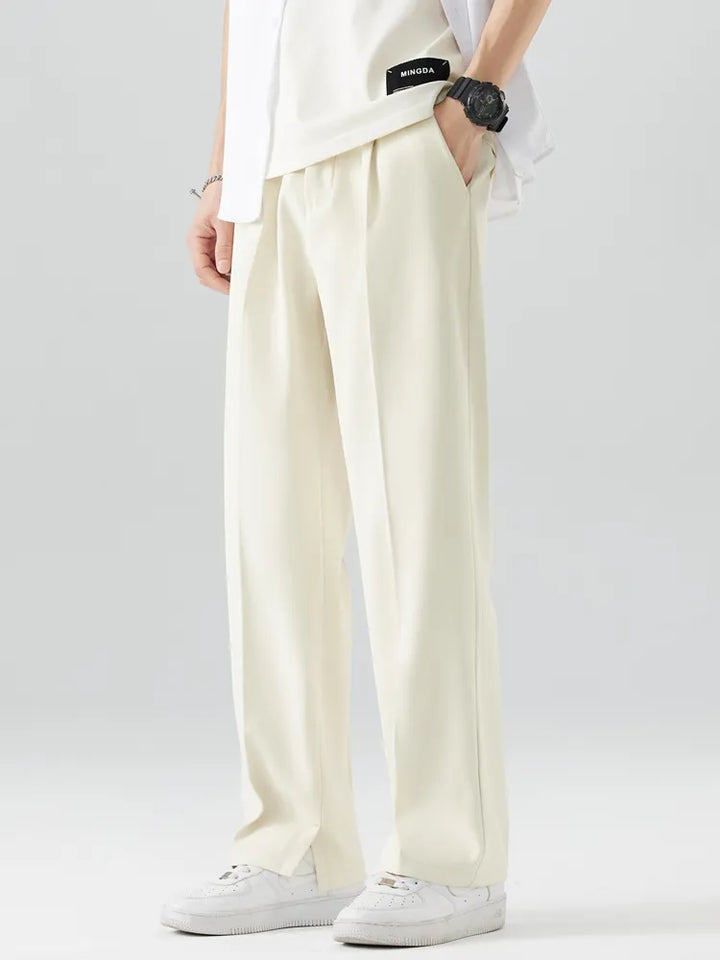 Stilvolle Herrenhose mit geradem Bein. Ideal als lässige Frühlingshose oder bequeme Sommer Chino.