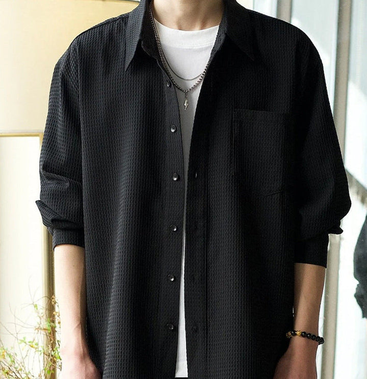 Bequemes, leichtes Herren Langarm Hemd im Cardigan-Stil. Lässige Passform für entspannte Freizeit-Looks.