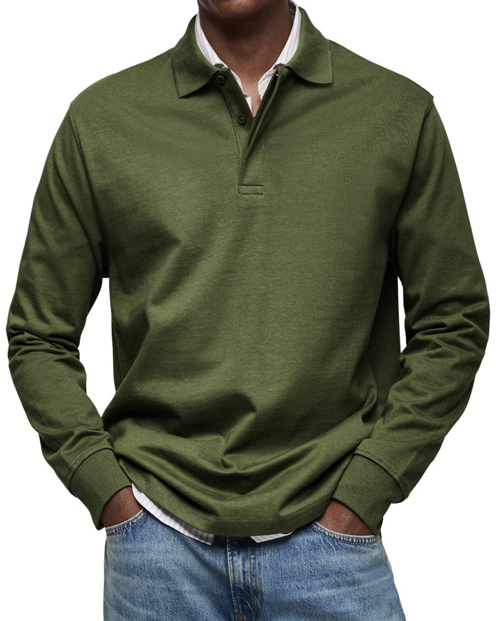 Nahaufnahme eines Herren Langarm Poloshirts. Details des Strukturkragens und des hochwertigen Stoffes.