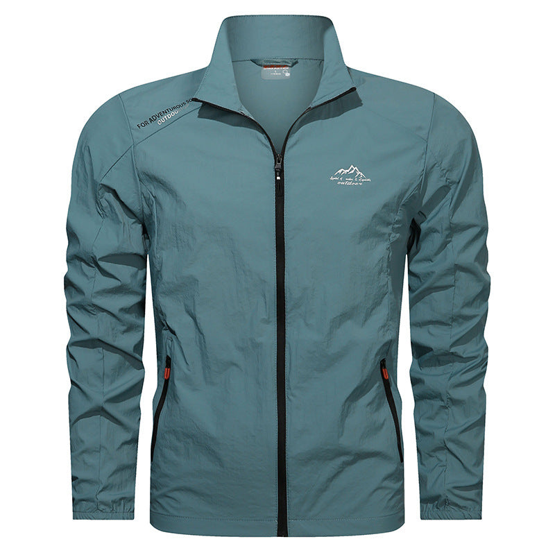 Funktionale Herren Outdoorjacke, atmungsaktiv, UV-Schutz, Windbreaker, optimal für Sport & Wanderungen im Herbst.