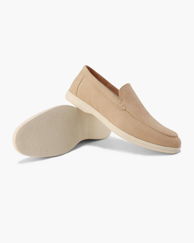 Komfortable Slip-On Loafer für Herren in Marineblau; modische Freizeitschuhe für stilbewusste Männer.