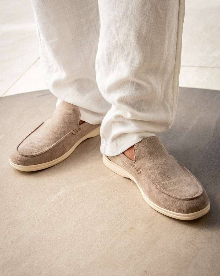 Marineblaue Herren Loafer zum Reinschlüpfen; gepolsterte Komfortschuhe für stilvollen Alltags-Look.