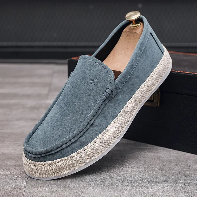 Elegante Herren Loafer in Schwarz, atmungsaktiv & komfortabel. Perfekte Alltagsschuhe für stilbewusste Männer.