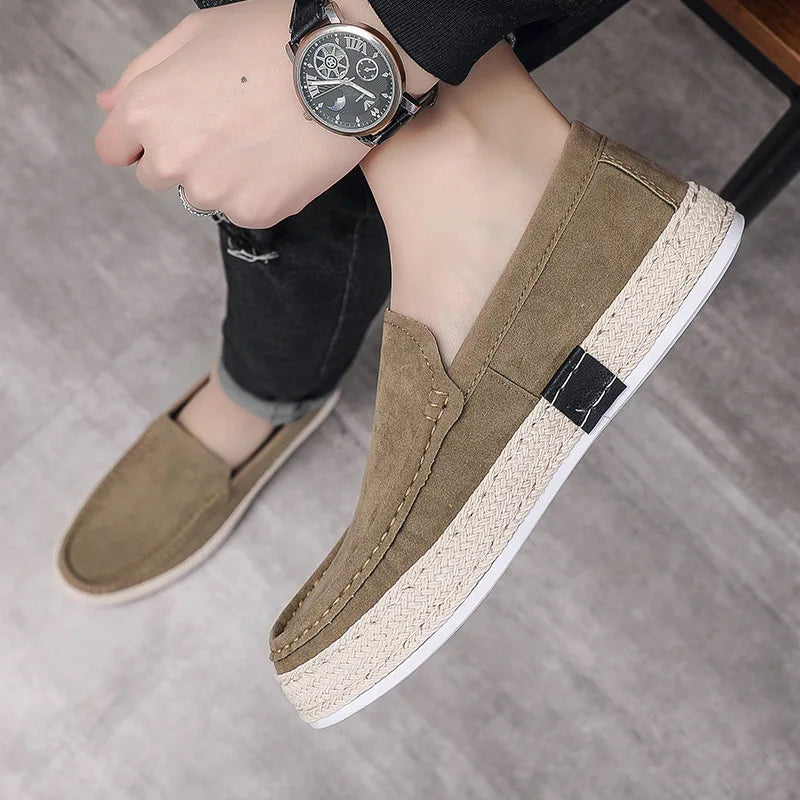 Stilvolle Herren Slipper, atmungsaktiv & leicht. Komfortable Alltagsschuhe für Männer, perfekt für jede Jahreszeit.