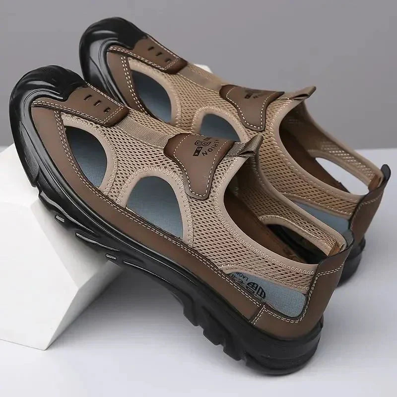 Bequeme orthopädische Herren-Sandalen mit sicherem Halt, perfekt für lange Sommertage & Reisen.