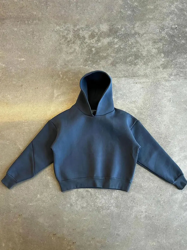 Herren Herbstmode: Oversized Hoodie & Jogger Set in modernem Design für Komfort.
