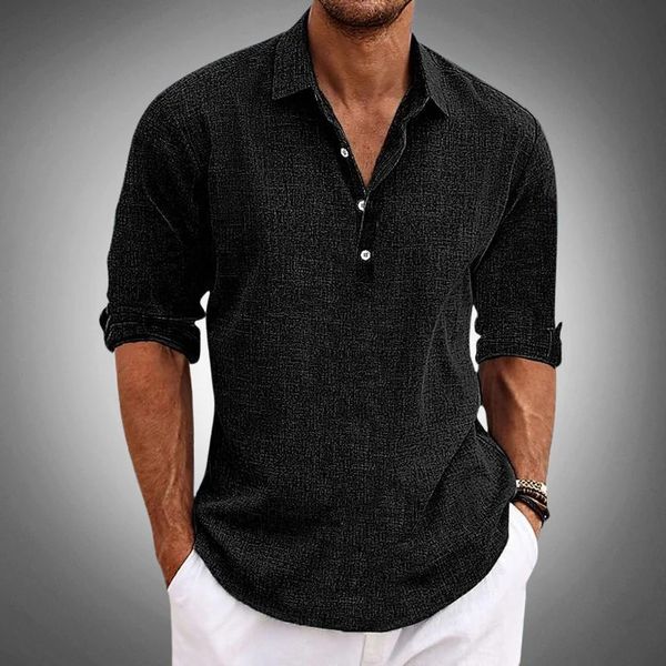 Elegantes Herren Poloshirt, vielseitig kombinierbar für lässige Sommer- und Freizeitlooks.