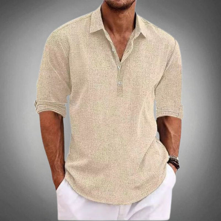 Hochwertiges Herren Poloshirt für moderne Männer, atmungsaktiv & bequem für warme Sommertage.