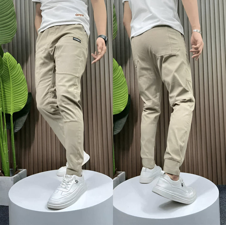 Vielseitige Herren Stretch Cargohose in Dunkelgrau für Alltag, Freizeit & Outdoor-Aktivitäten mit Komfort.