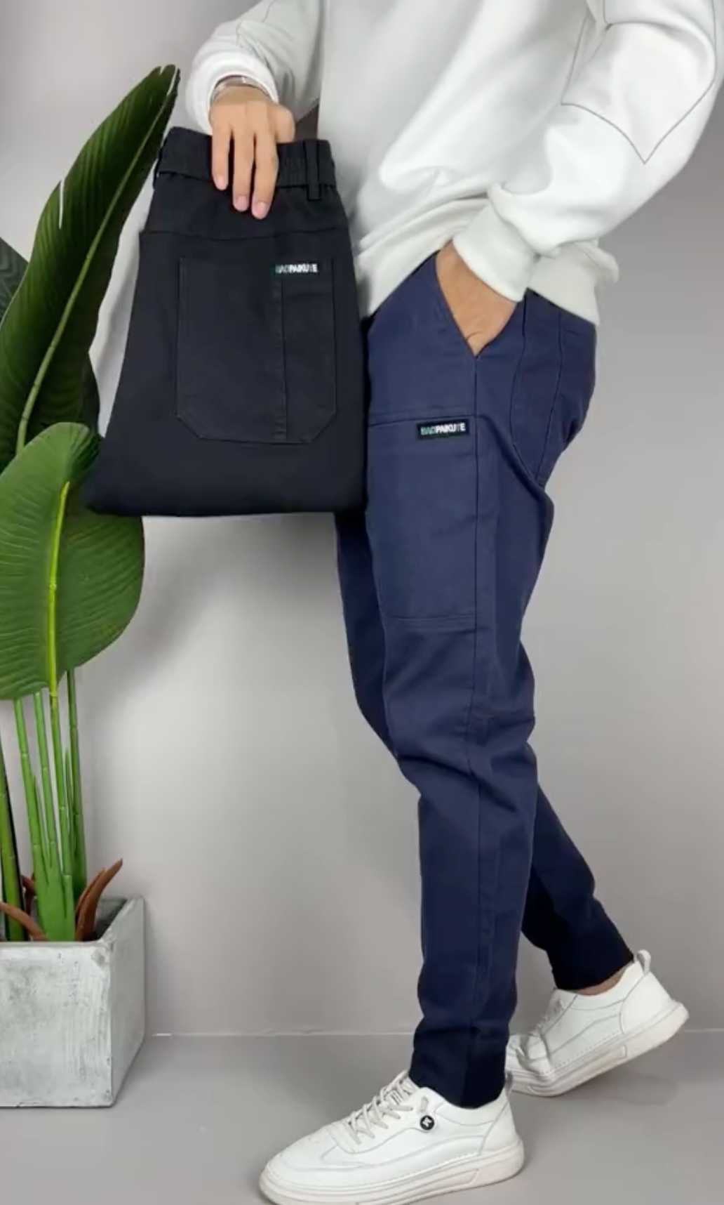 Bequeme Herren Cargohose in Blau mit Stretch-Stoff für optimale Passform & maximalen Tragekomfort.