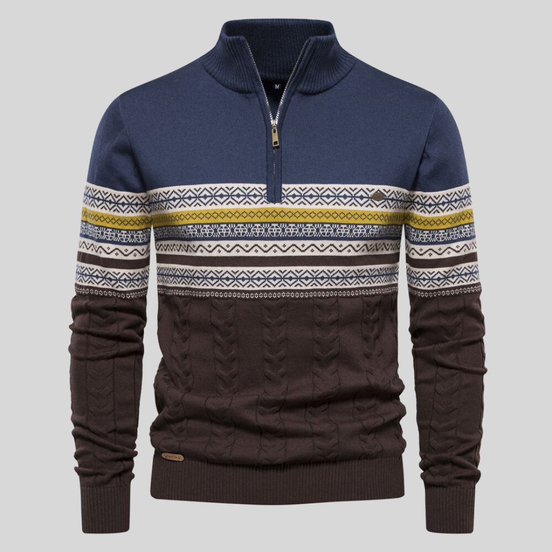 Modell trägt eleganten Herren Pullover mit Rundhals, Langarm, perfekt für Freizeit & stilvolle Männerkleidung.