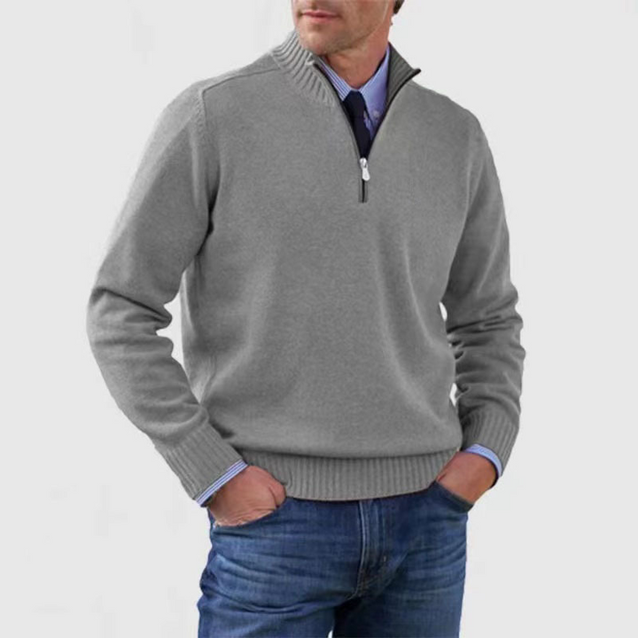 Bequemer Herren Strickpullover mit Halbreißverschluss, ideal für kühle Tage. Hoher Tragekomfort.
