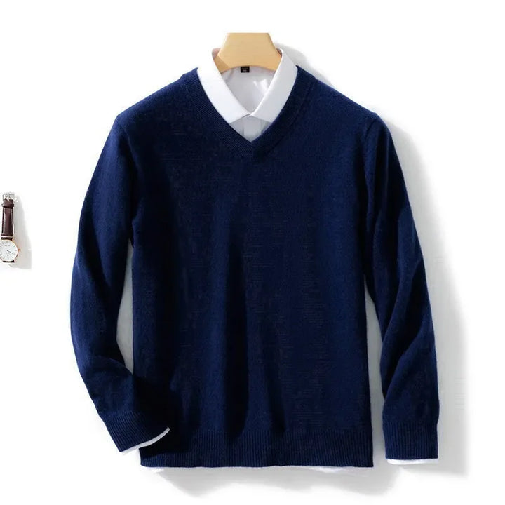 Herren Pullover mit V-Ausschnitt in Marineblau. Leicht, bequem & vielseitig für Business Casual & Freizeit.