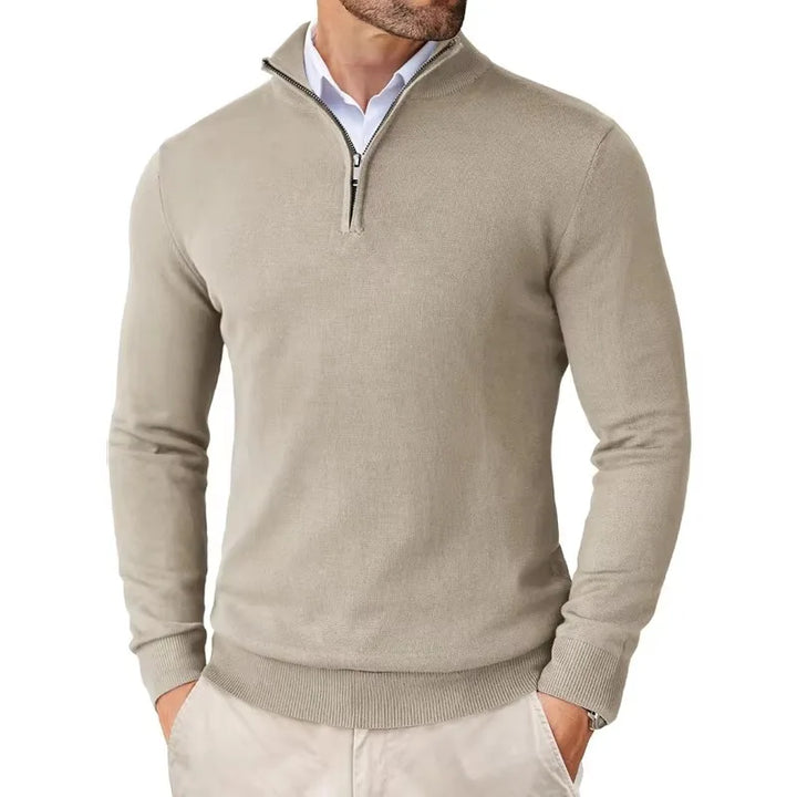 Herren Quarter-Zip Pullover. Smart Casual Männermode, die Eleganz und Alltagstauglichkeit stilvoll vereint.