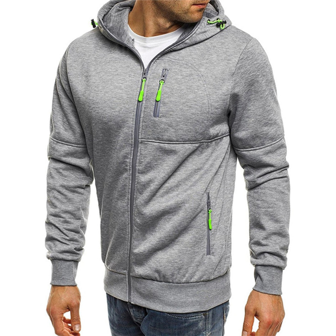 Gemütlicher Herren Hoodie mit gefütterter Kapuze. Perfekt als lässiges Herrenoberteil für kühle Tage.