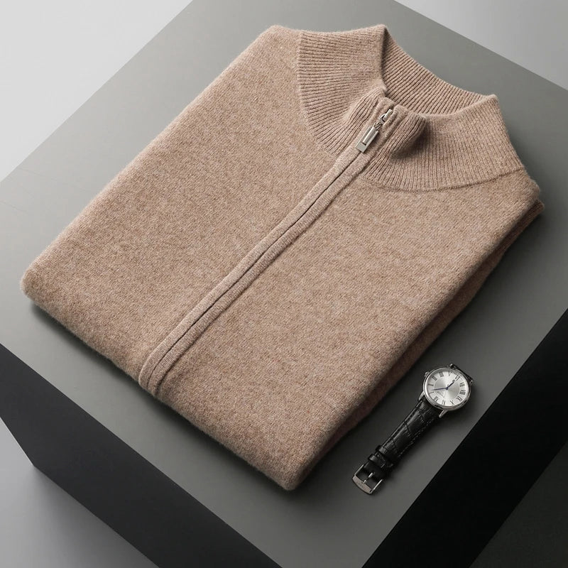 Komfortable Herrenweste mit Reißverschluss, perfekt als Oberbekleidung für Freizeit und Layering, weich & atmungsaktiv.