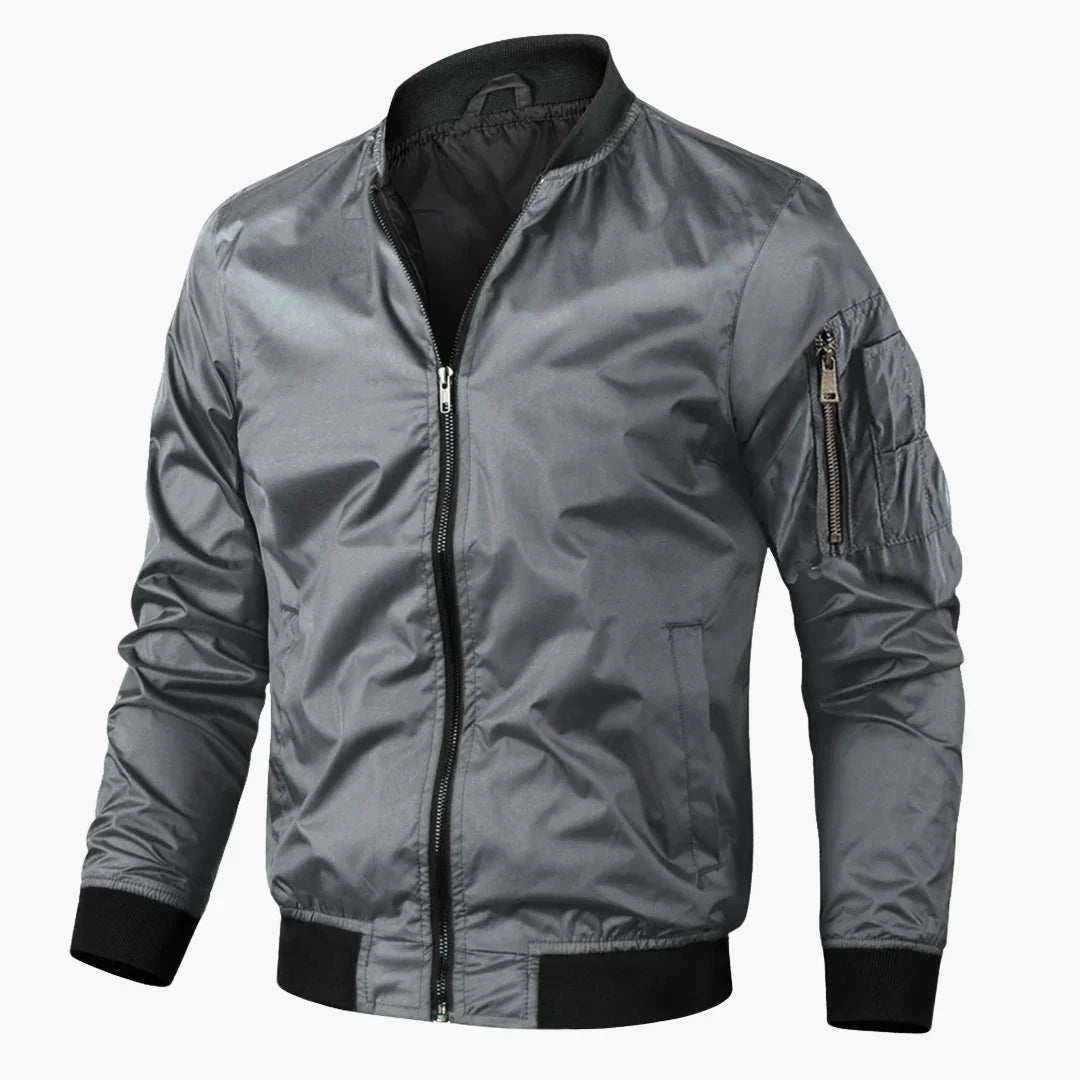 Herren Retro Bomberjacke als vielseitige Übergangsjacke für Männer in modernem Design.