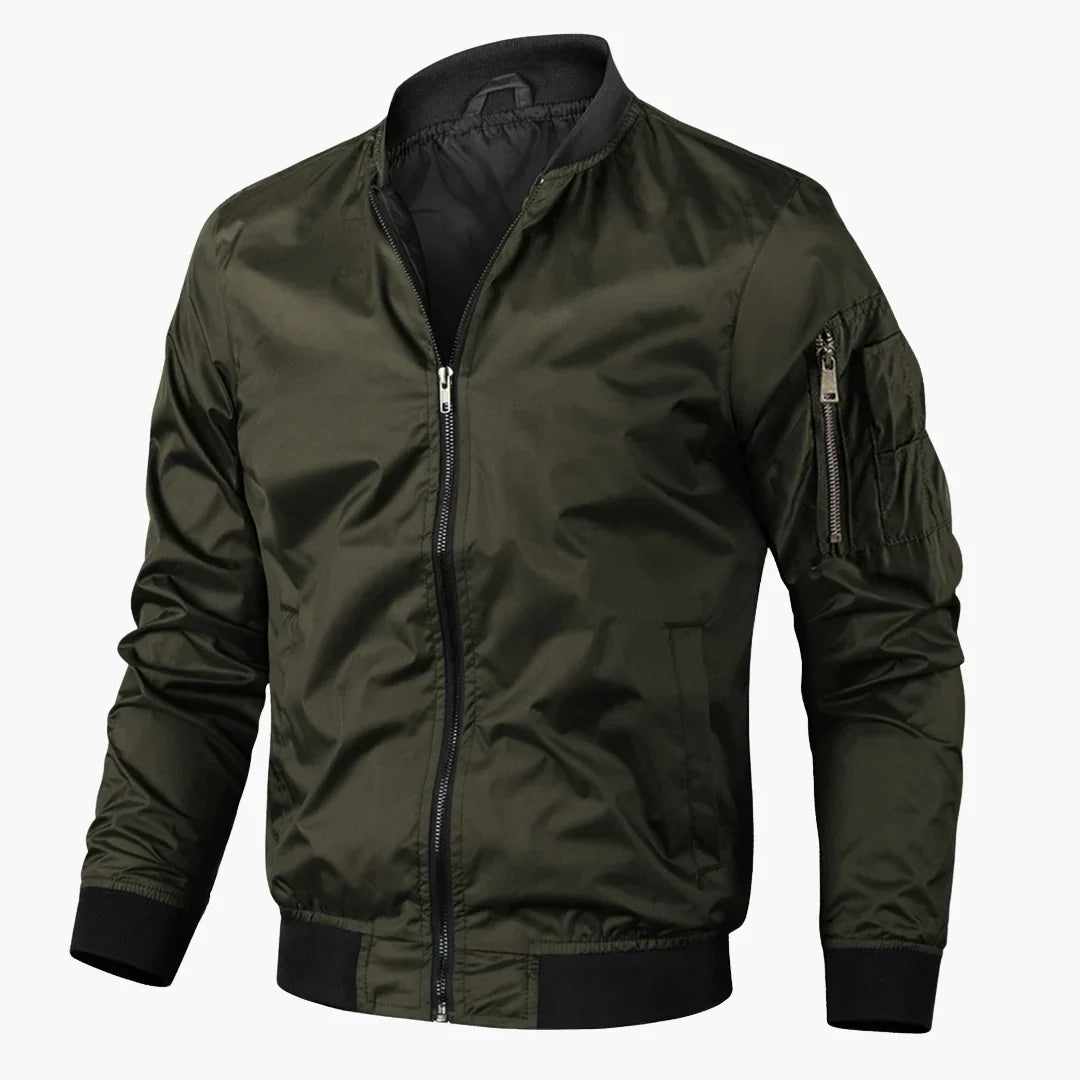 Trendige Herren Bomberjacke im Retro-Design, eine moderne Saisonjacke für stilbewusste Männer.