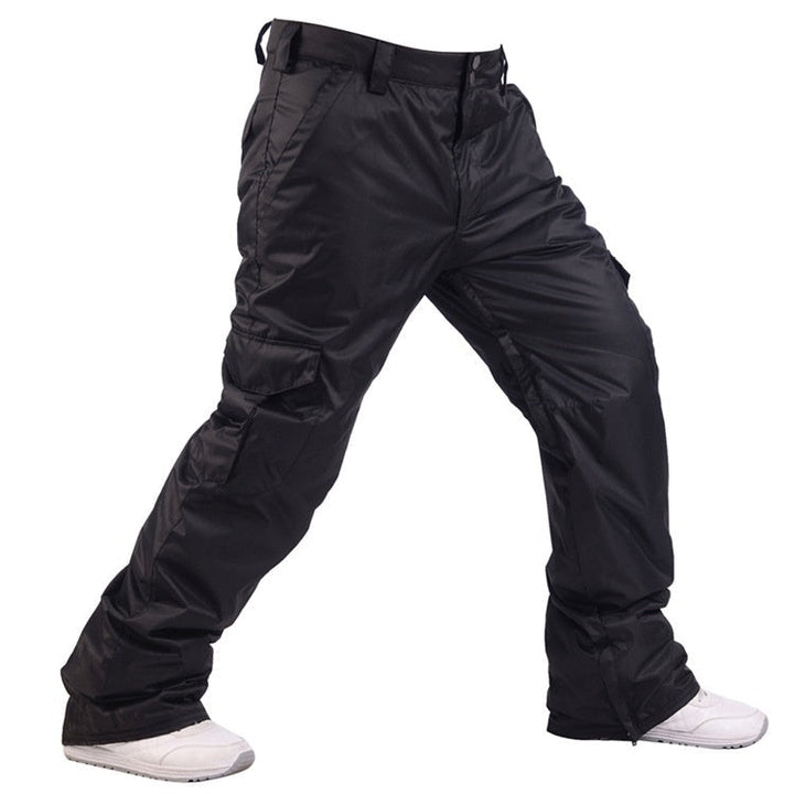 Herren Skihose, atmungsaktiv & isoliert. Perfekt für Wintersport & Outdoor-Abenteuer im Schnee.